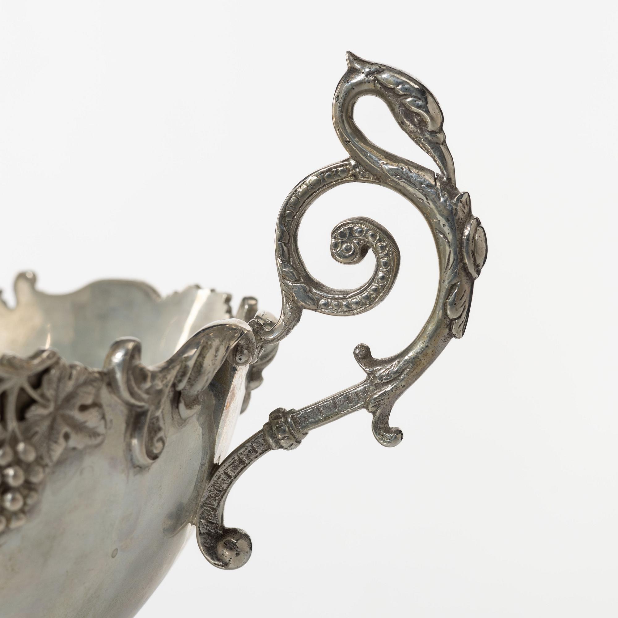 Jardiniere, silver, 1976.