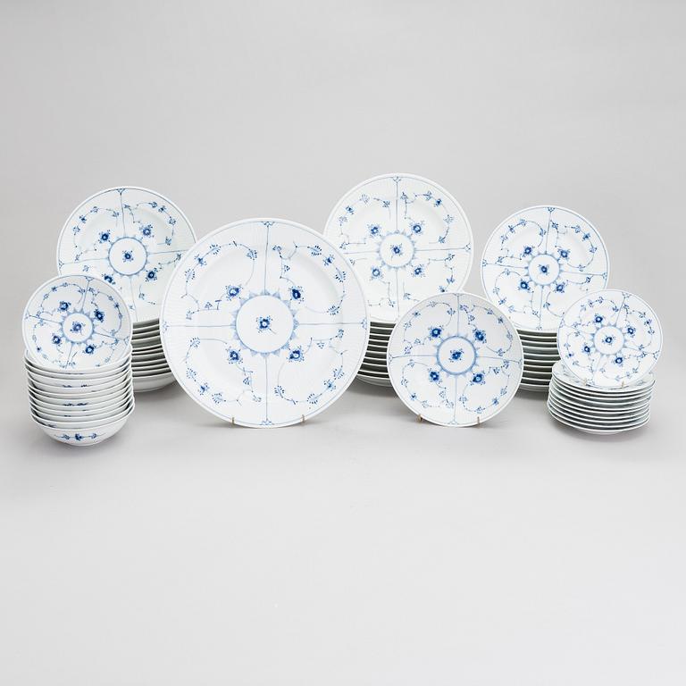 Ruoka-astiasto,  93 osaa, "Musselmalet", Royal Copenhagen, Tanska 1958-66.
