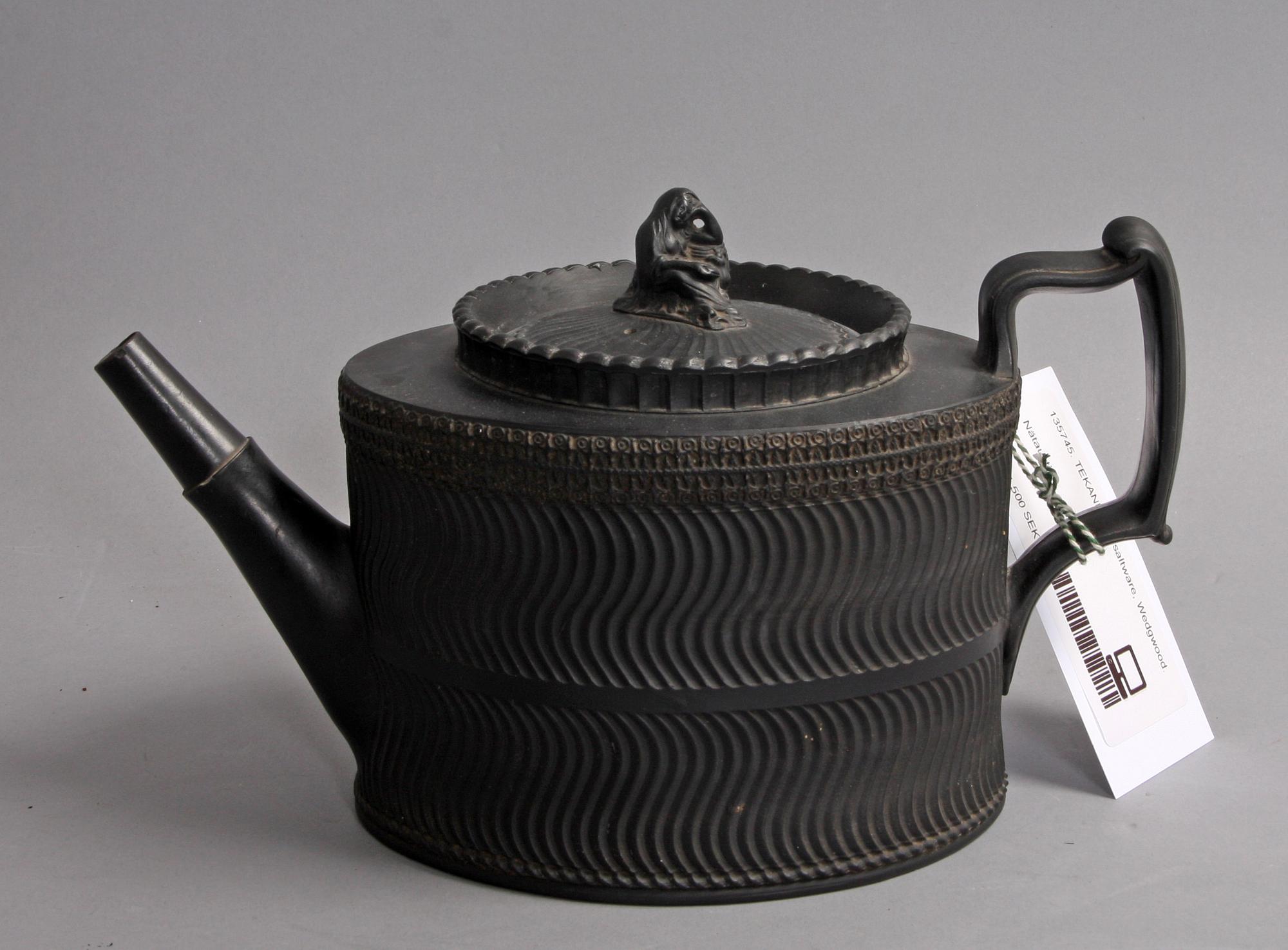 TEKANNA, basaltware, Wedgwood.