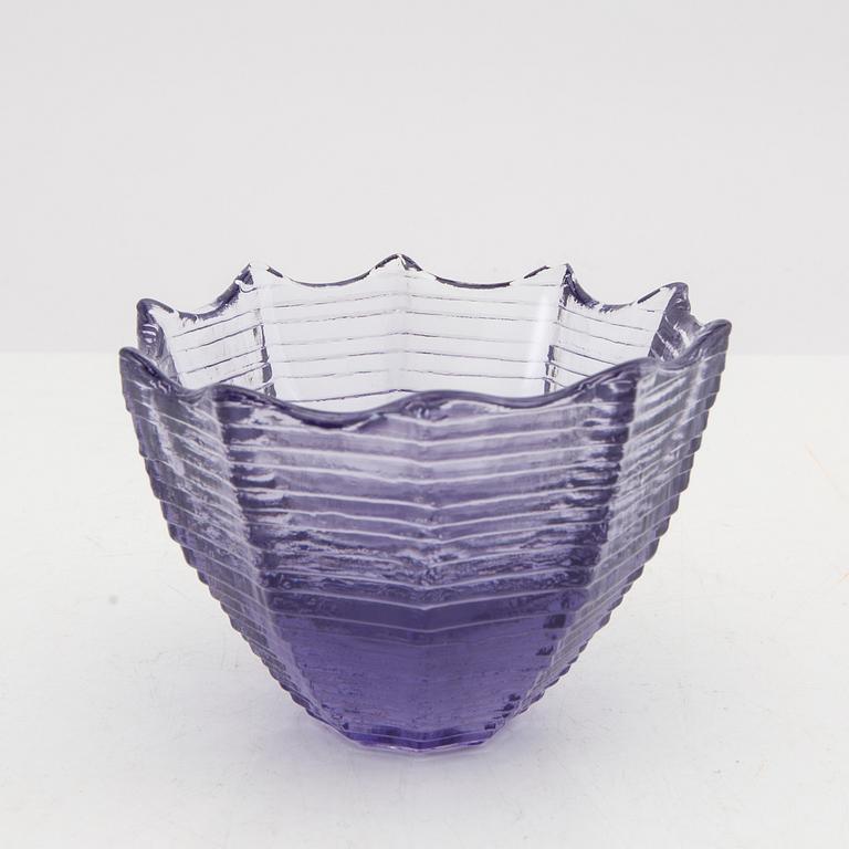 Jan & Berit Johansson, bowls and vases 5 pcs, mostly unsigned glass.