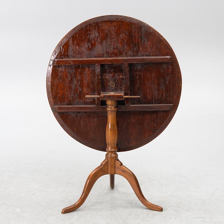 A folding table, Mälardalen, first half of the 19th century.