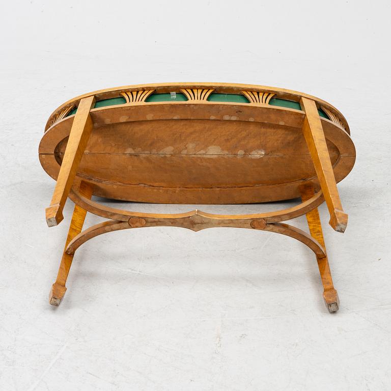 A Jugend flower table, early 20th century.