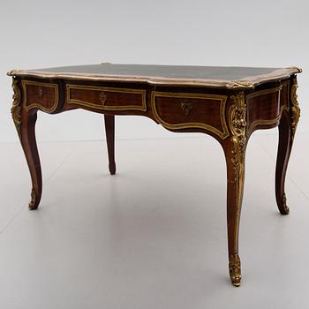 SKRIVBORD, Frankrike, Louis XVI-stil, 1900-talets första hälft.