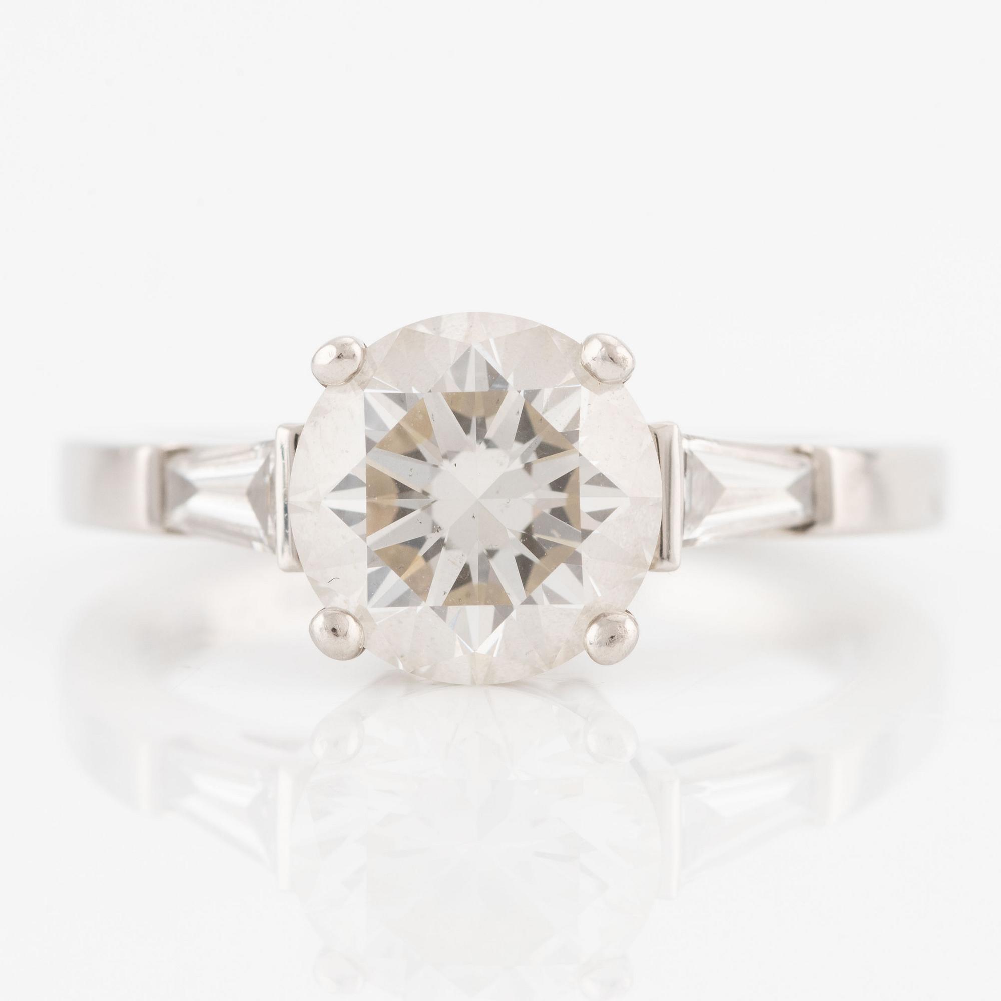 Ebba Brahe, ring, platinum with a round brilliant-cut diamond 2.26 ct.