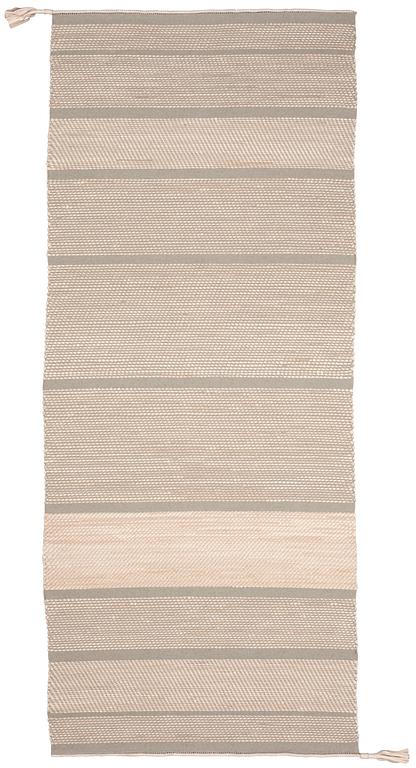 MATTA. Vävd i linvarp och hjortskinn. 285 x 118 cm. Design av Maria Silfverschiöld. Handvävd av Vandra Rugs.