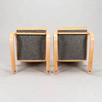 Alvar Aalto, a pair of 1960s '401' armchairs for Artek.