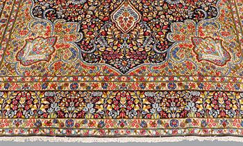 Matto, Kerman Lavar, ca 348 x 243 cm.