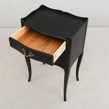 SÄNGBORD, 1 par, 1900-talets andra hälft.