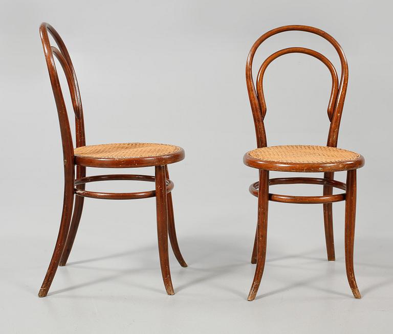 STOLAR, ett par, Thonetliknande, 1900-talets första hälft.