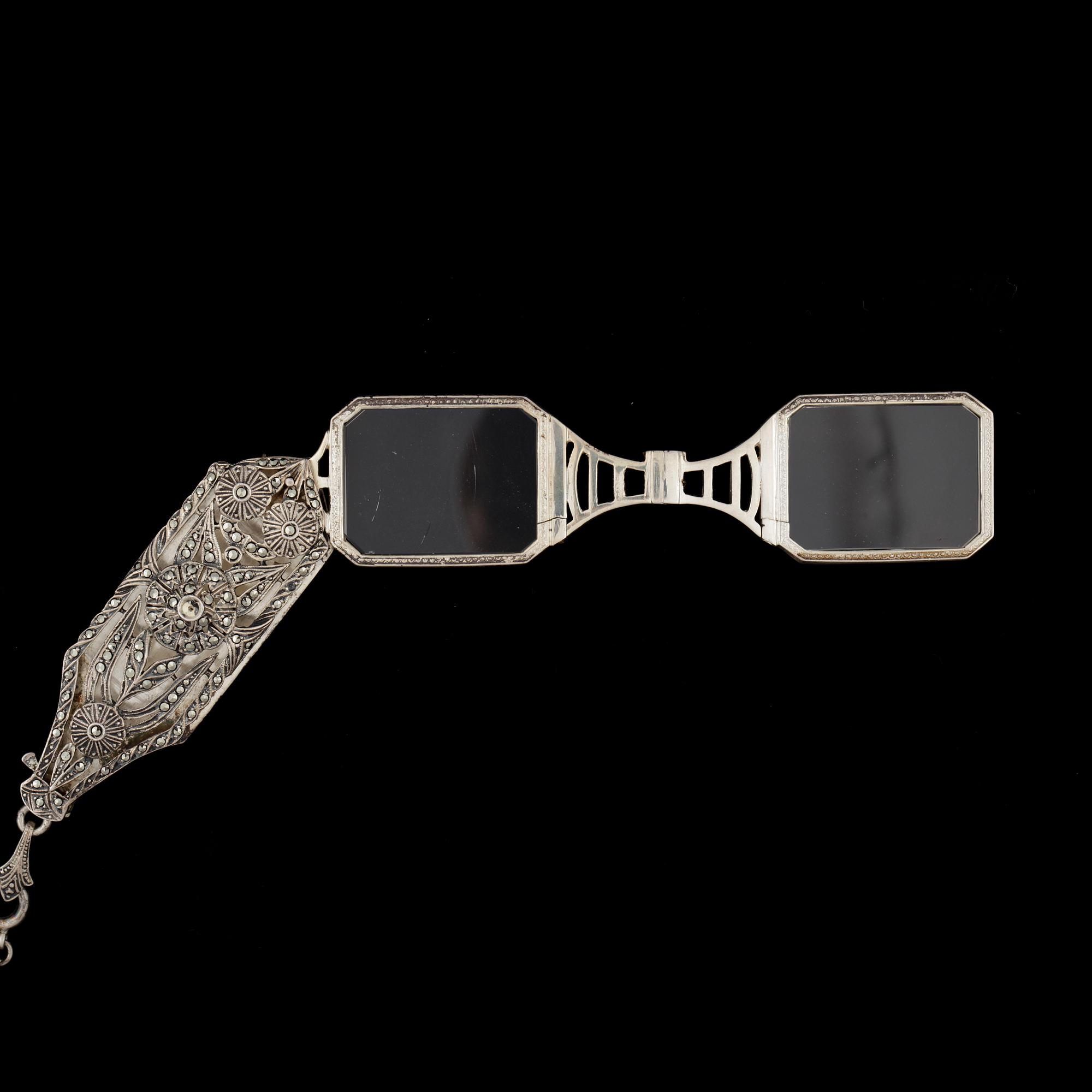 LORNJETT, silver, svenska importstämplar, 1910-20-tal.