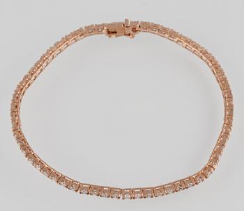ARMBAND, 18K roséguld med briljantslipade diamanter ca 2.15 ct. Vikt 7,2 gram.