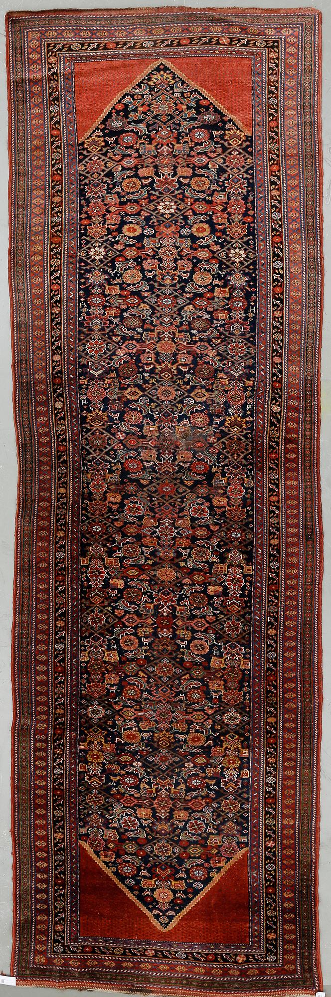 MATTA, semiantik/antik Bidjar. Ca 495x159 cm.