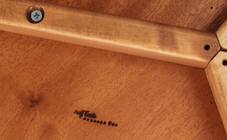 JOSEF FRANK, soffbord, Firma Svenskt Tenn, modell 2139.