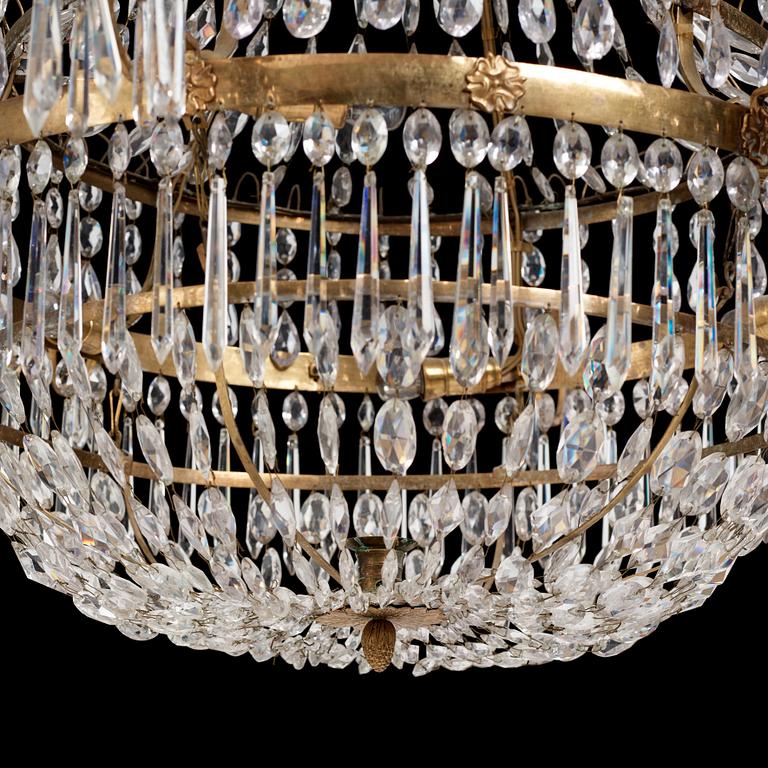 Ljuskrona, för sju ljus, från omkring år 1800, Sengustaviansk.