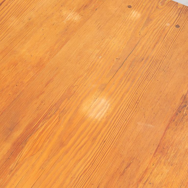 Drop-leaf table, late 19th Century.