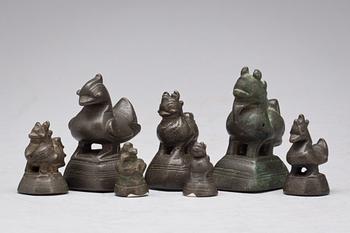 OPIUMVIKTER, 7 st, brons, Kina, bl a 1700 och 1800-tal.