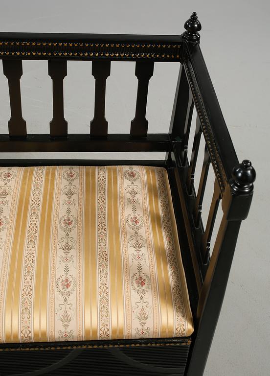 SOFFA, gustaviansk, omkring sekelskiftet 1800.