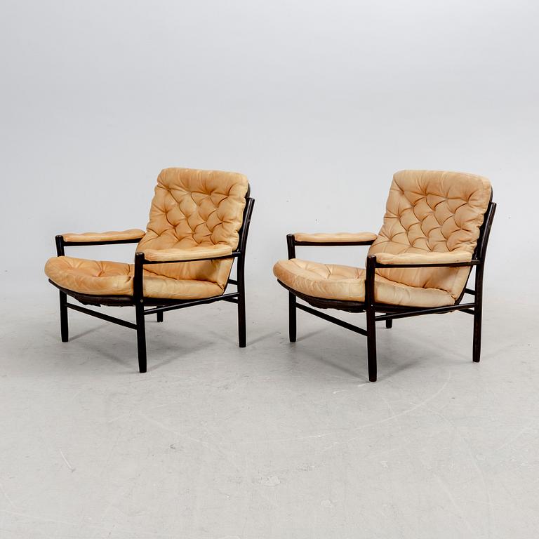 Kenneth Bergenblad, fåtöljer ett par "Kavaljer" för DUX.