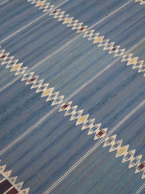 Barbro Nilsson, A CARPET, "Salerno blå med enkel bård", flat weave, ca 248 x 167,5 cm, signed AB MMF BN.