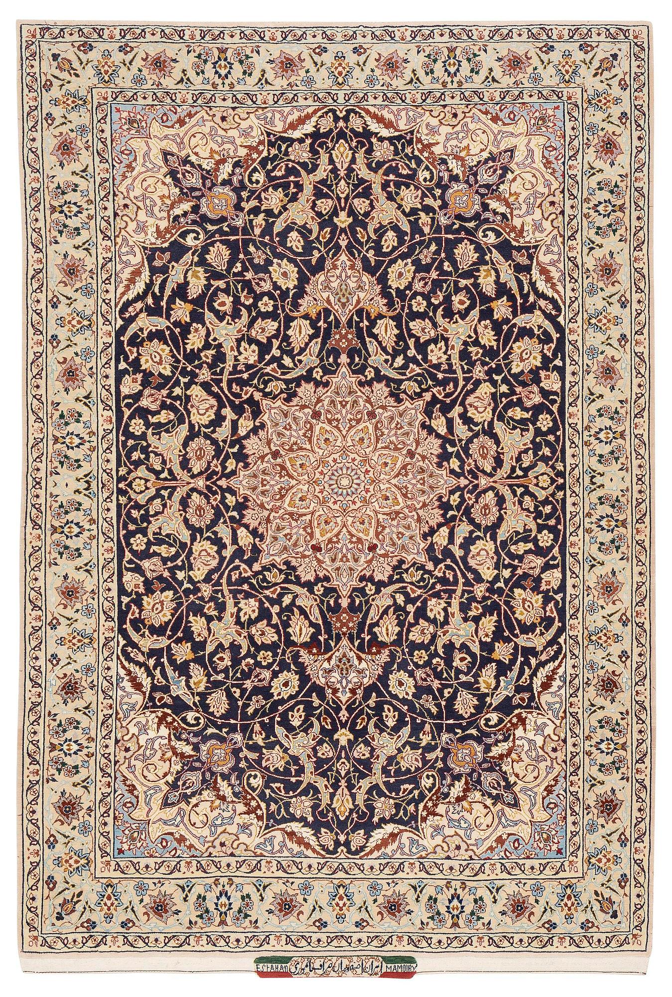 Matta, semiantik Isfahan, centrala Persien, signerad Mamoury, ca 163 x 109 cm.