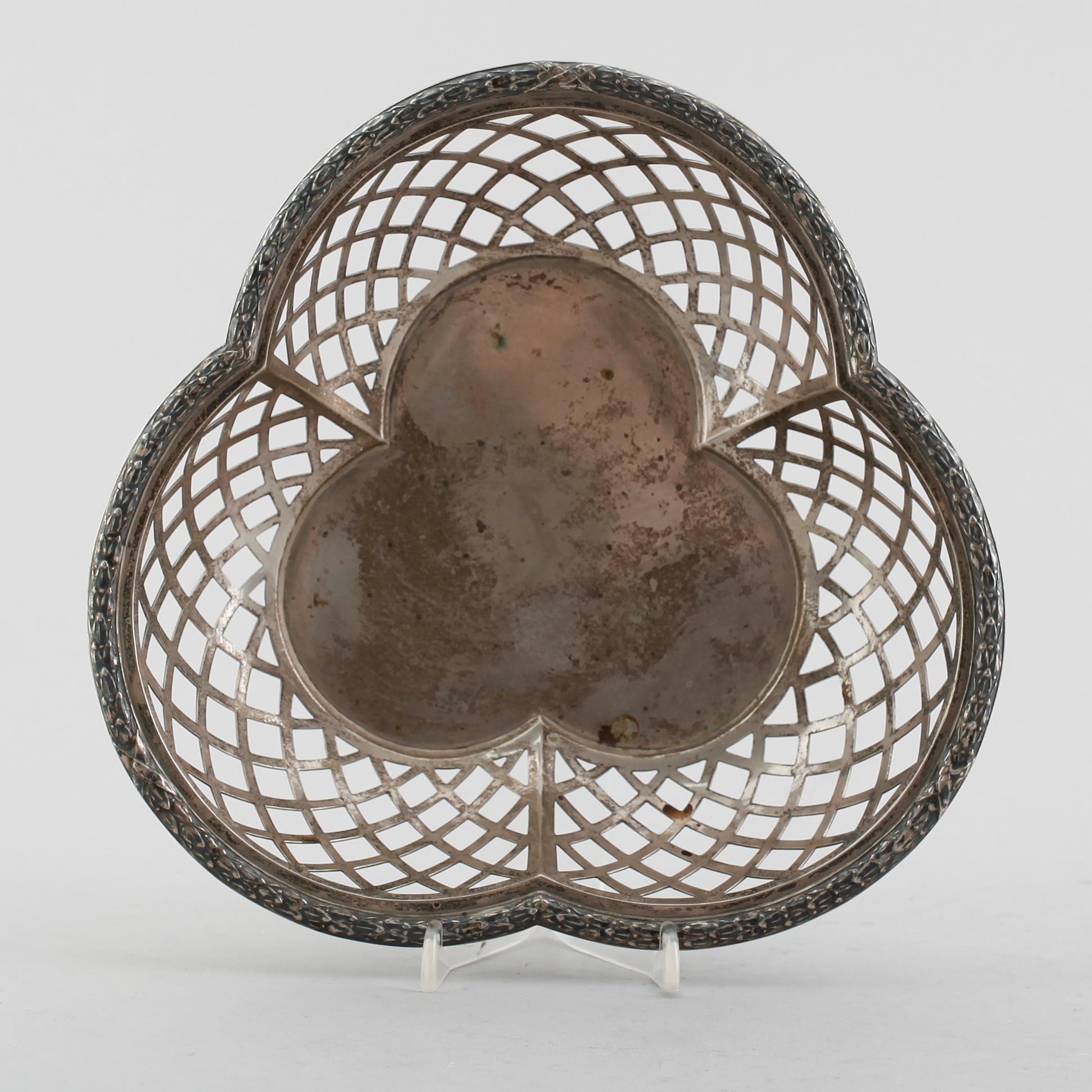 SKÅL, silver 800, Tyskland, 1900-talets första hälft. Vikt ca 406 gram.