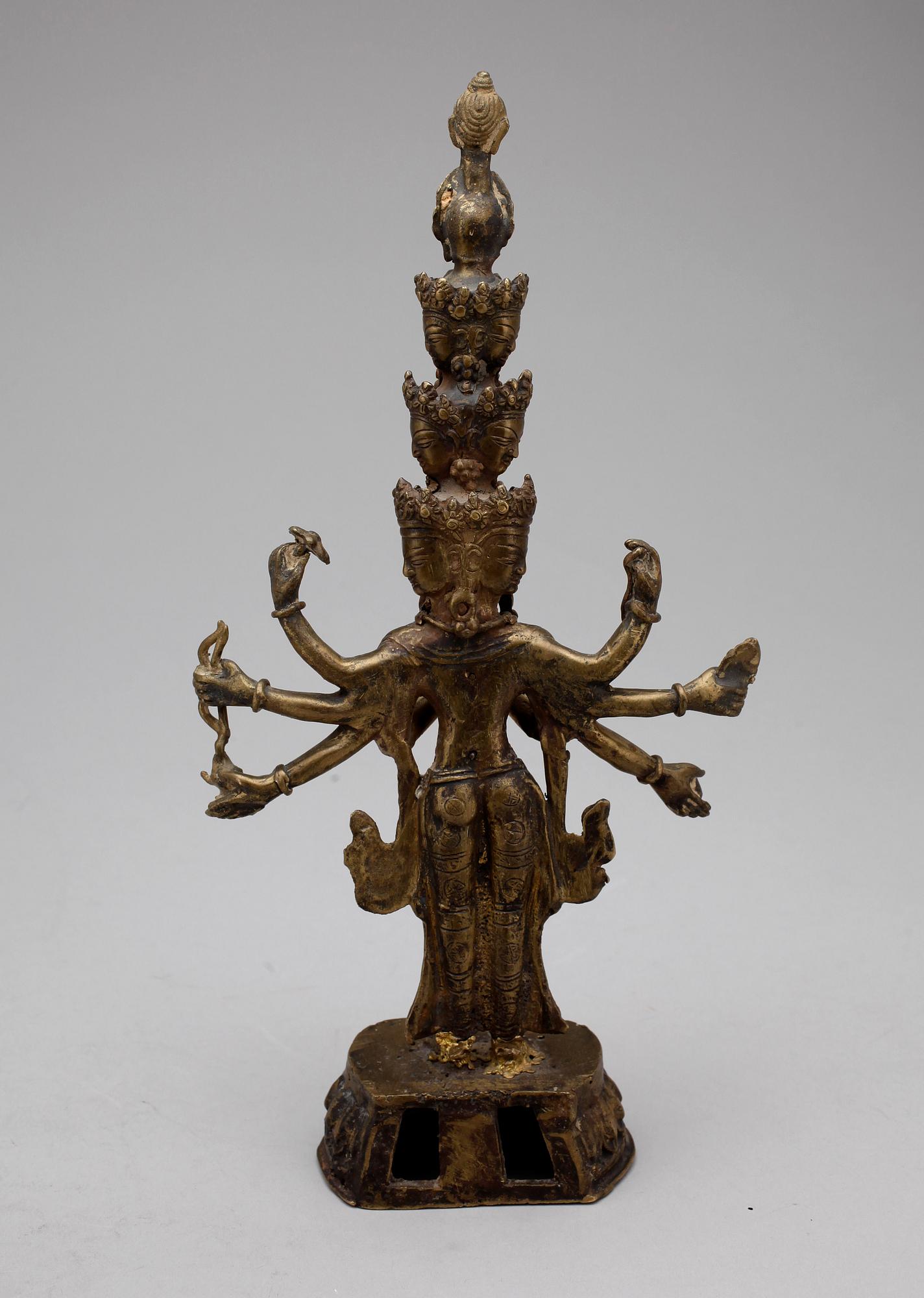 HINDUISK GUDOM, patinerad metall.