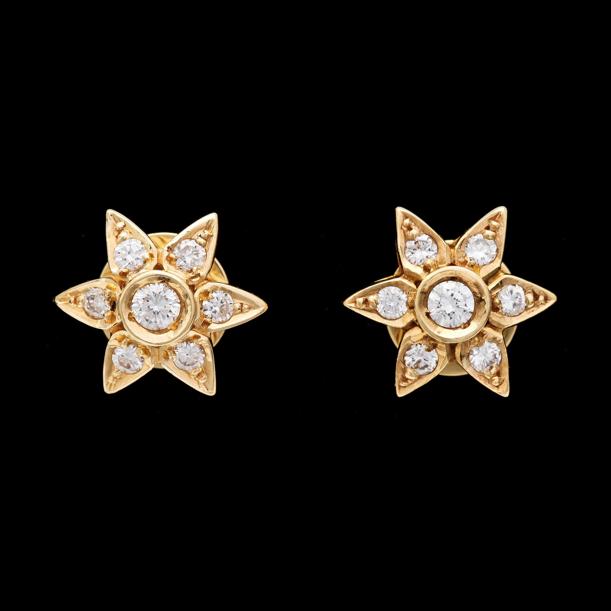 EARINGS, brilliant cut diamonds, tot. app. 0.60 cts.