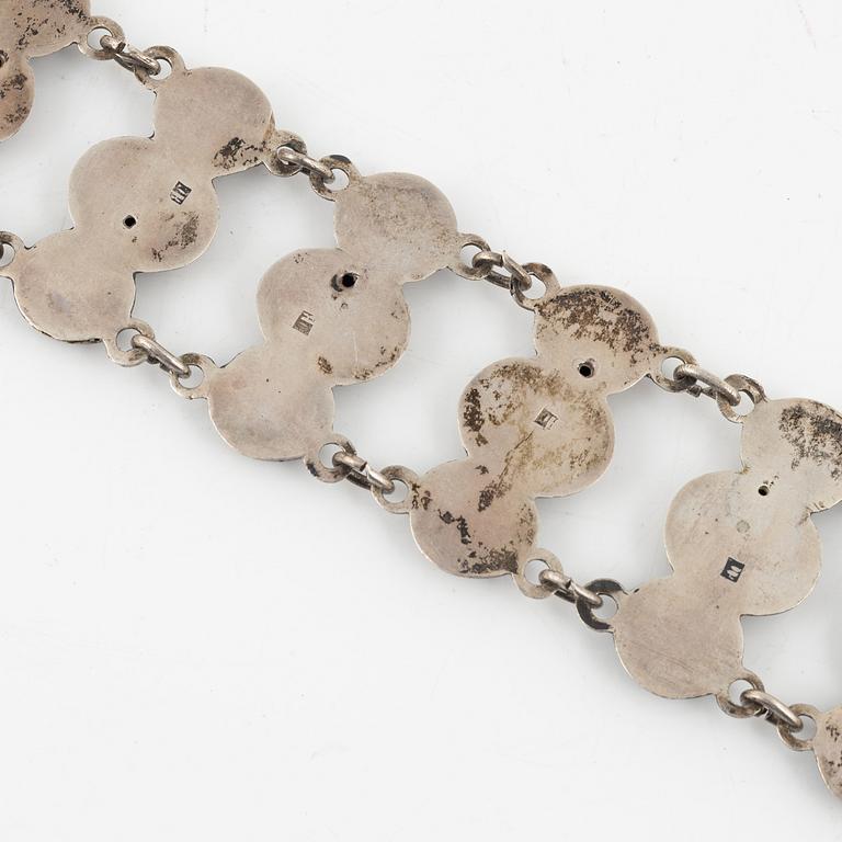 Bälte, silver och niello, oidentifierad Rysk mästarstämpel, omkring år 1900.