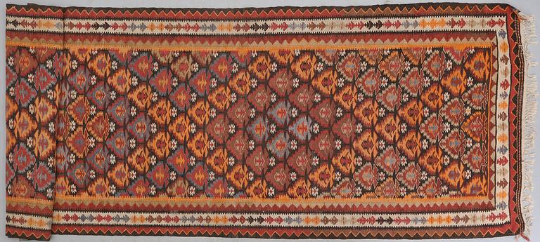 MATTA, Kelim, old, 455 x 115 cm.