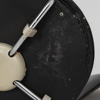 ARNE JACOBSEN, TUOLEJA, 2 kpl, "Sjuan", Friz Hansen, 1900-luvun loppupuoli.