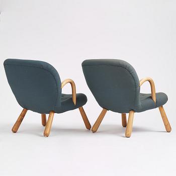 Scandinavian Modern, a pair of "Clam chairs", 1940s-50s.