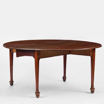 A George III mahogany gateleg table, late 18th century.