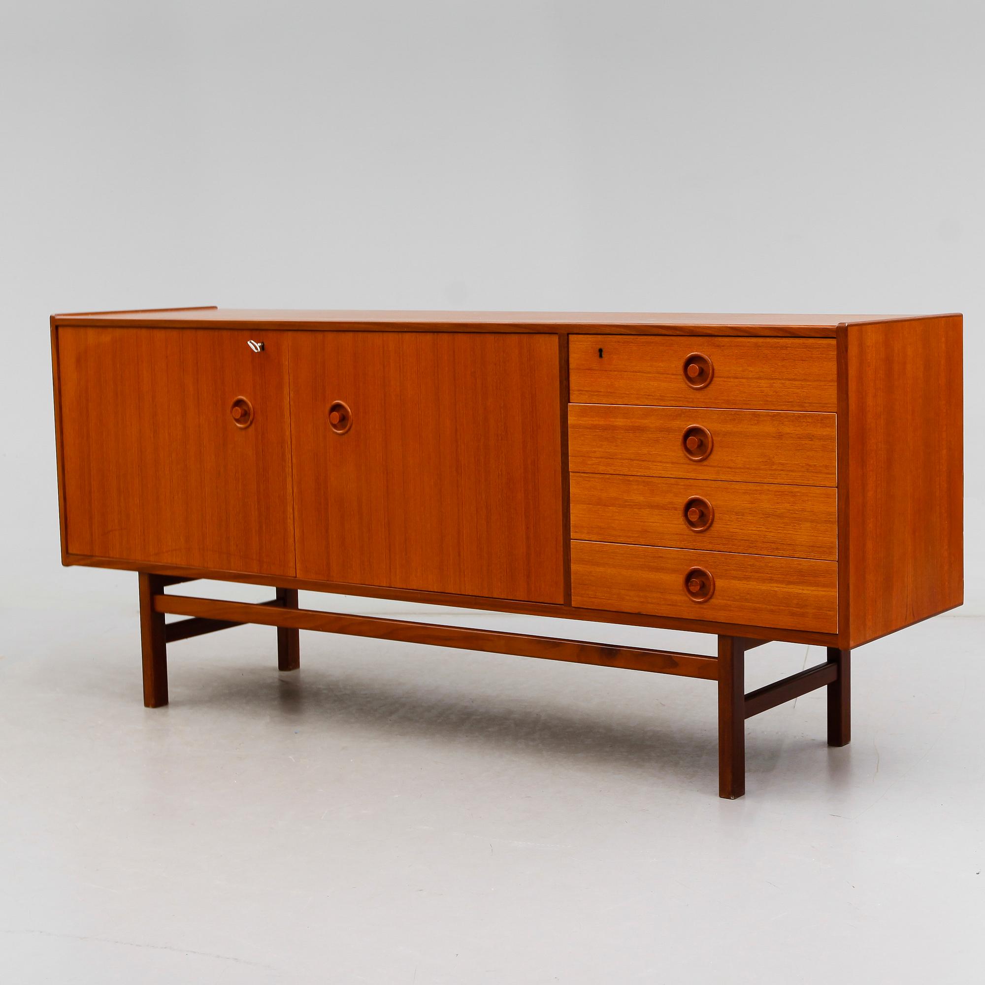 SIDEBOARD, 1900-talets andra hälft.