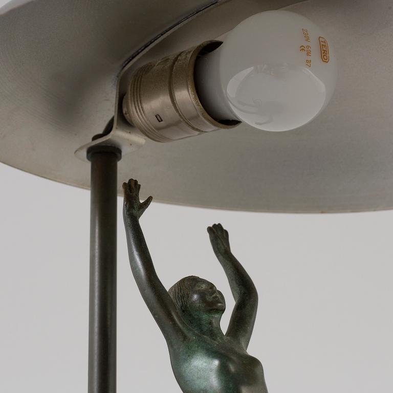 BORDSLAMPA, 1900-talets första hälft.