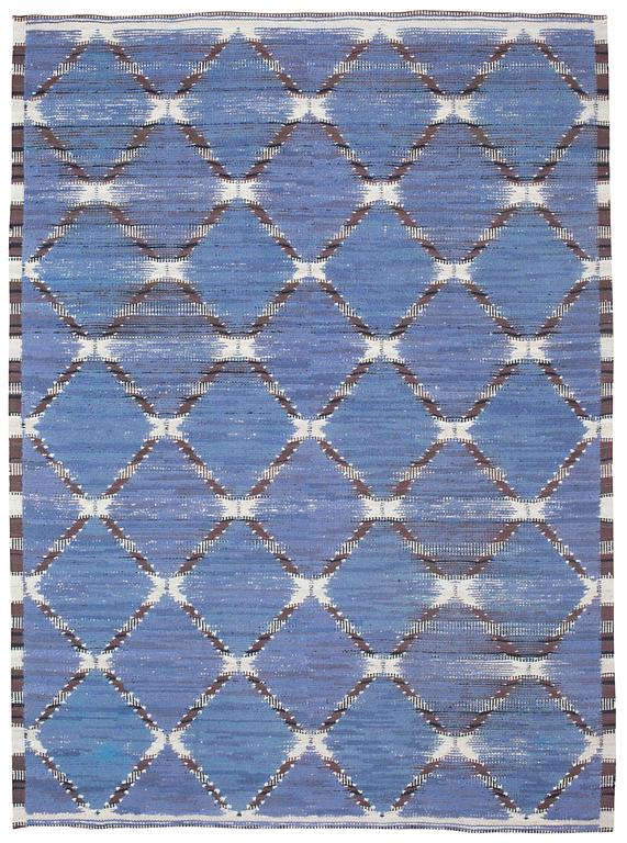 CARPET. "Snedrutan, blå". Knotted pile in relief. 240,5 x 174 cm.