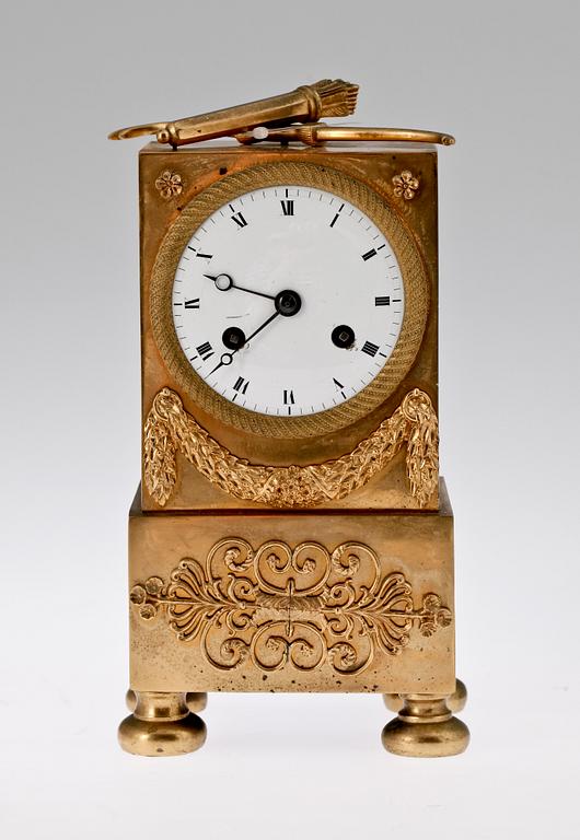 BORDSPENDYL, empire, 1800-talets första fjärdedel.