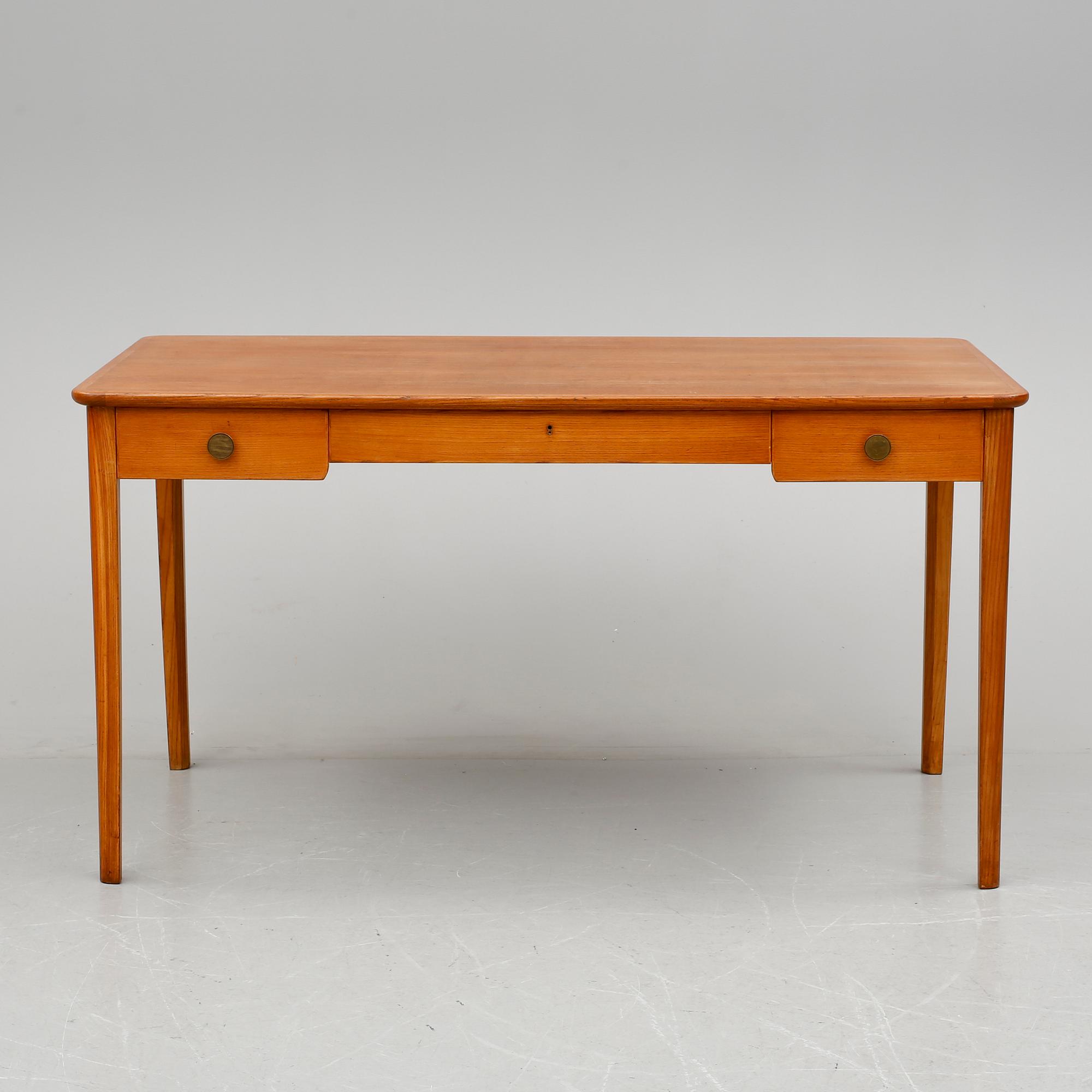 SKRIVBORD, Carl Malmsten, för Högsta Domstolen, 1940-tal.