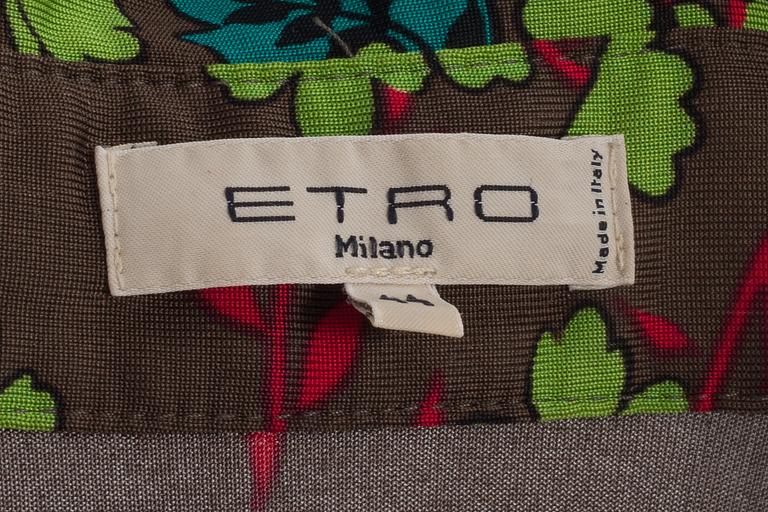 KLÄNNINGAR, 2st, Diane Von Furstenberg samt Etro Milano.