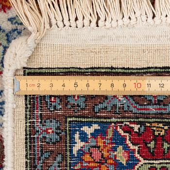 Carpet, Pakistan ca 240 x 137 cm.