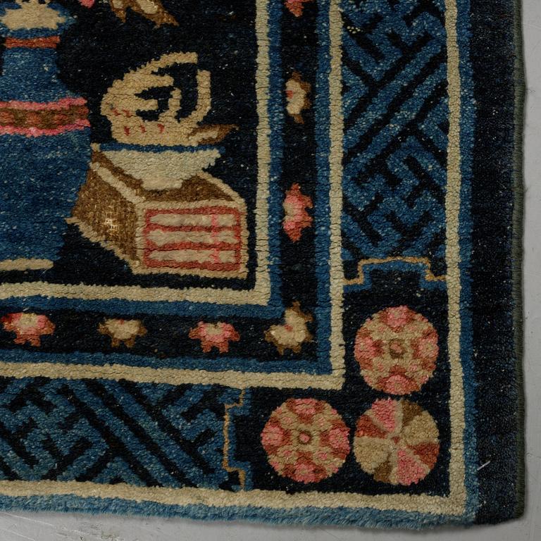A rug, semi-antique, Baotou, ca 129 x 66 cm.