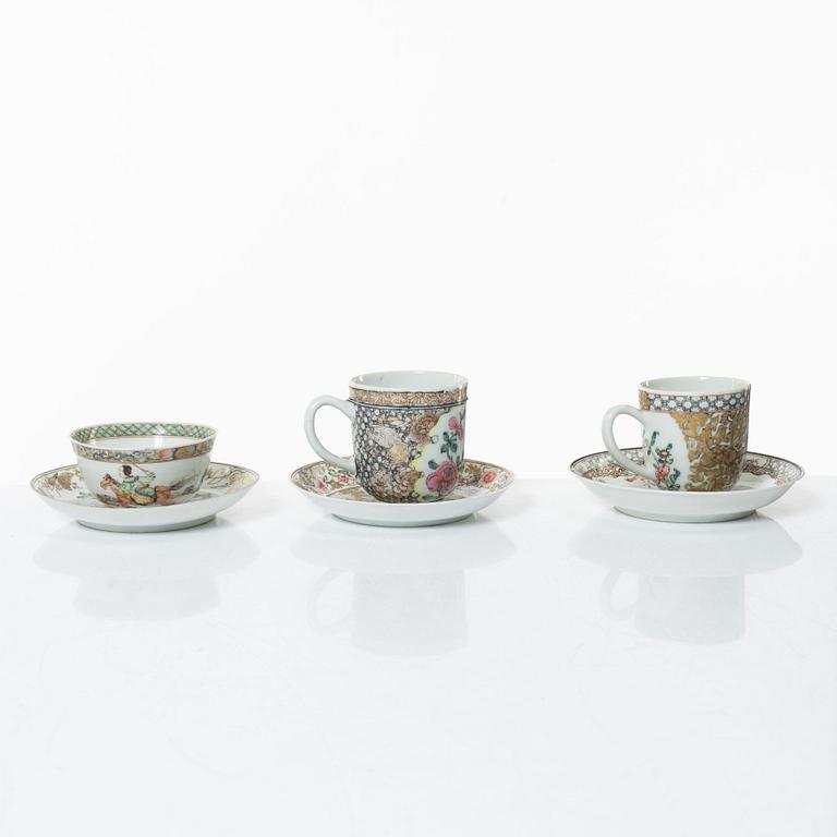 Koppar med fat, tre stycken, porslin, Kina, Qingdynastin, 1700-tal.