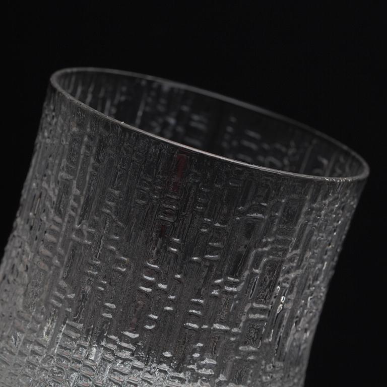 TAPIO WIRKKALA,  glas samt tallrikar, 12+12 st "Ultima Thule", Iittala. Formgiven 1968.