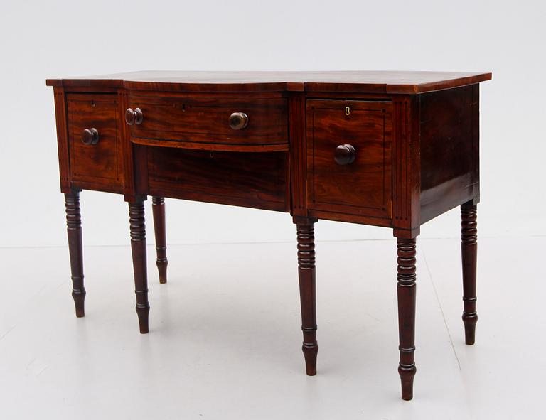 SIDEBOARD, England, 1900-talets första hälft.