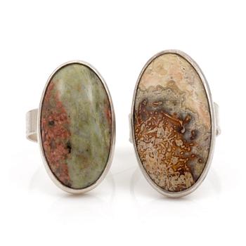 RINGAR, 2 st, ÖRHÄNGEN, 2 par, KEDJA samt HÄNGE med olikfärgade jaspis, silver.
