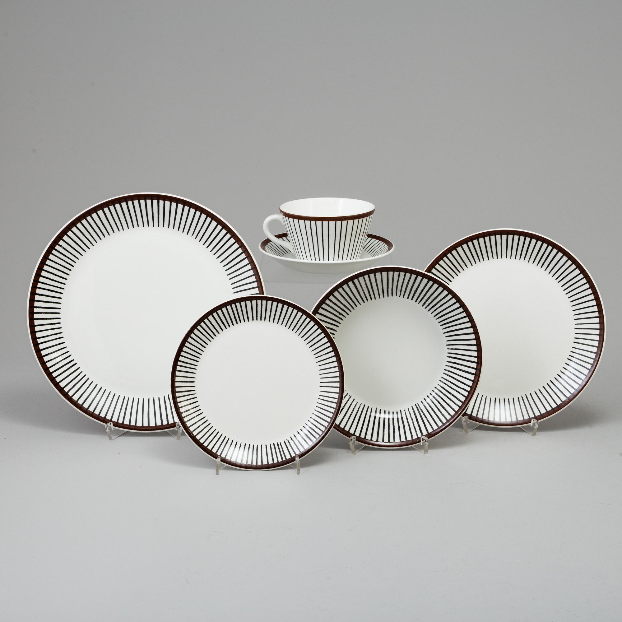 STIG LINDBERG, servisdelar, 32 stycken, porslin,"Spisa Ribb", benporslin, Gustavsberg, 1955-1974.