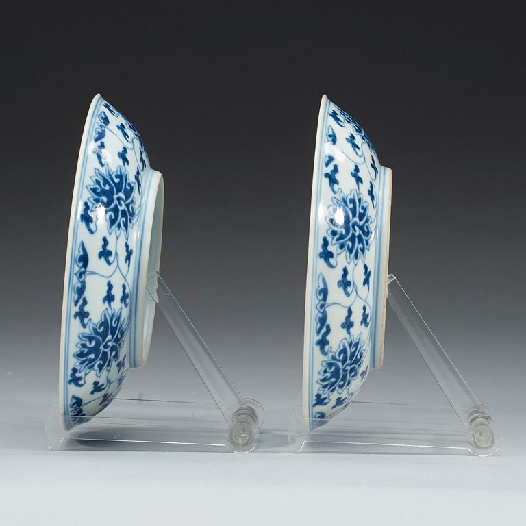 A pair of blue and white lotus dishes, Qing dynasty (1644-1912) with Daoguang seal mark.