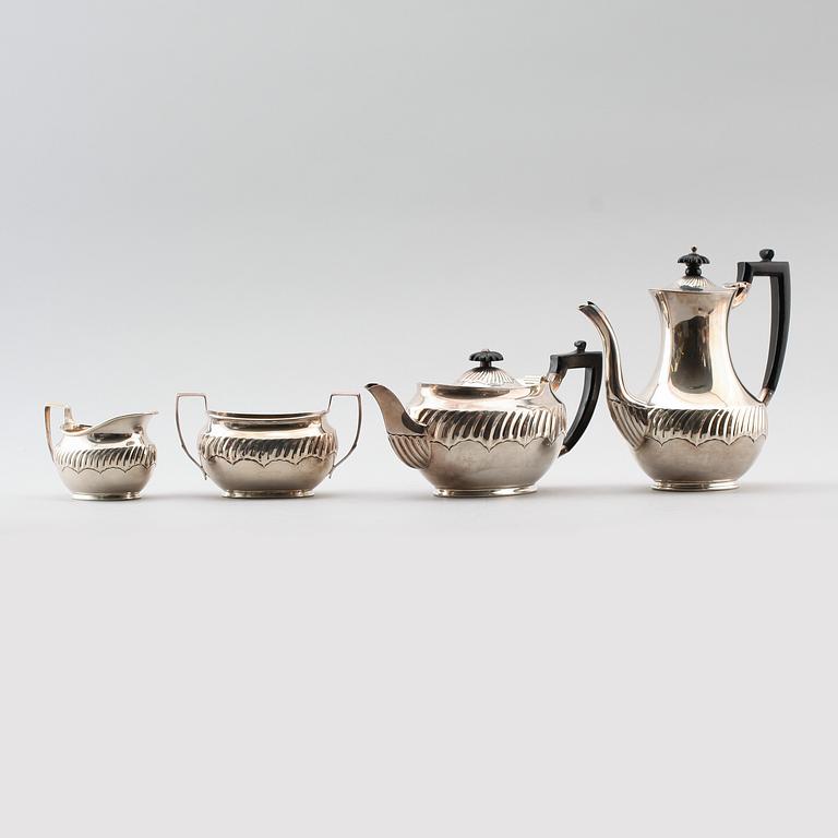 KAFFE- OCH TESERVIS, 4 delar, silver, Collingwood & Co, 26 Conduit Street, London 1894/95. Total vikt ca 1118 g.