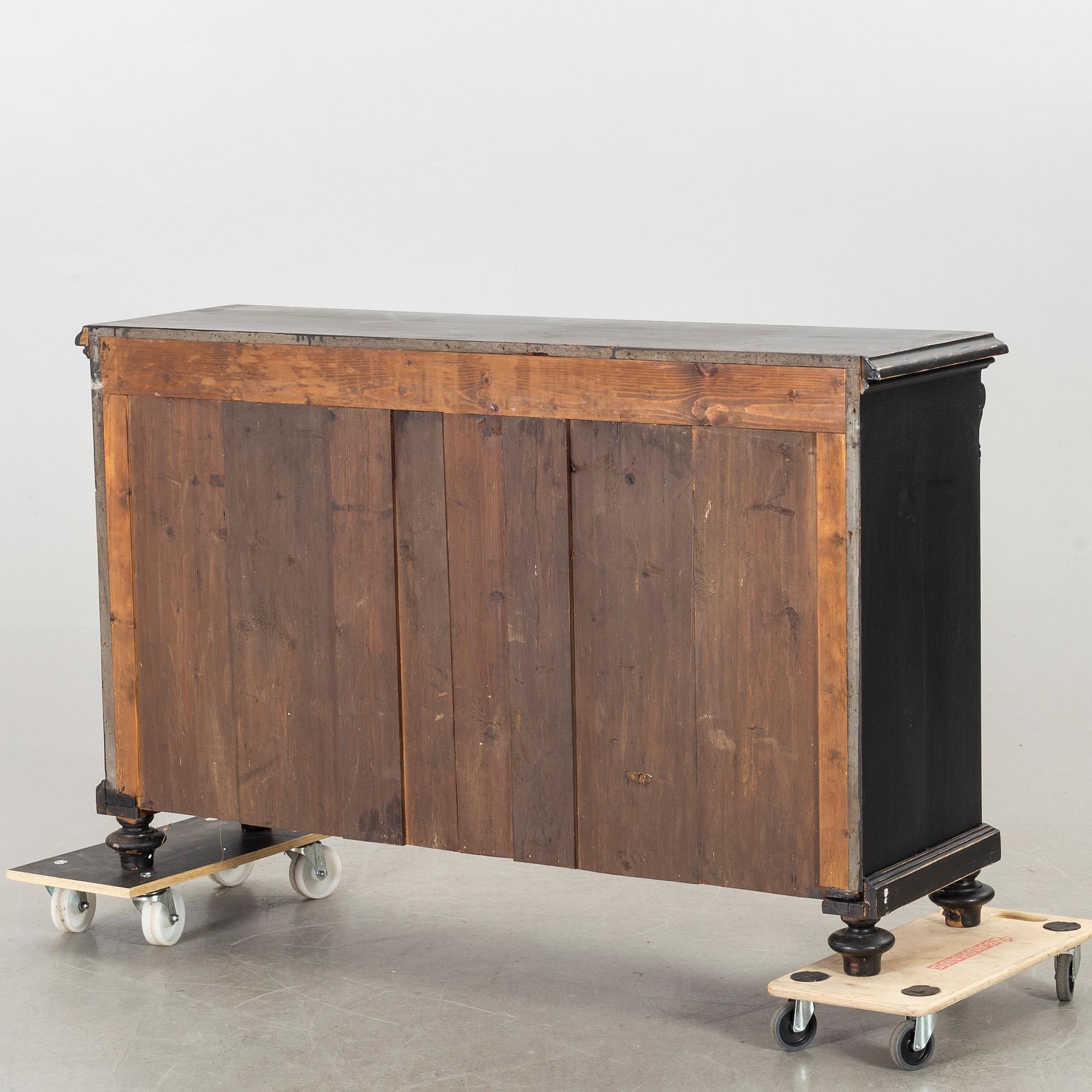 Display cabinet, neo-Renaissance, early 20th century.