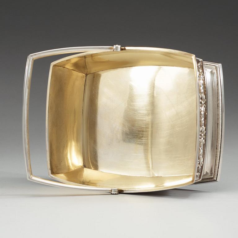 A Russian 19th century parcel-gilt FABERGÉ basket, Moscow 1894. Imperial Warrant and.