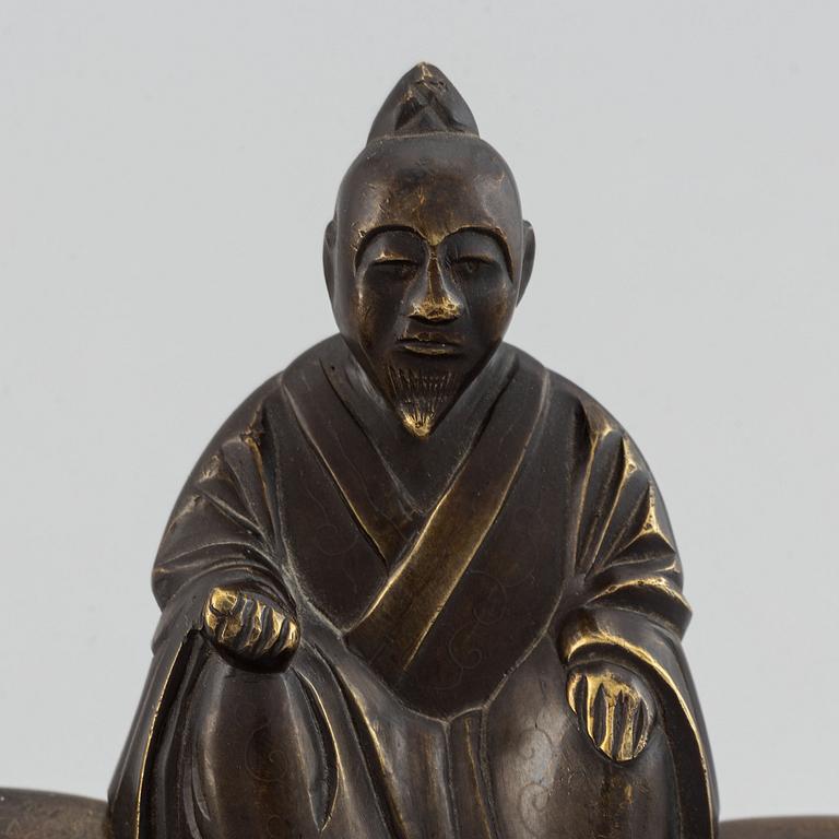 A Chinese bronze sculpture, 20th century.